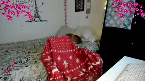 Snapshot of cleo_christmas chatting on June 2026 12:19:01 AM cleo_christmas online show from June 2026 12:19:01 AM