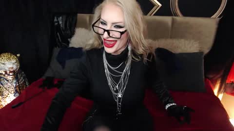 Snapshot of cleo_frost chatting on March 2026 12:37:01 AM Cleo online show from March 2026 12:37:01 AM