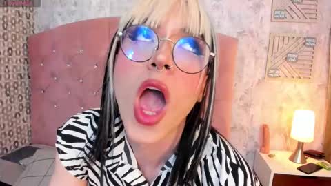 cleo online show from November 2025 04:01:02 AM