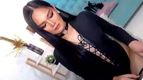 Cleo online show from November 2025 10:21:02 PM