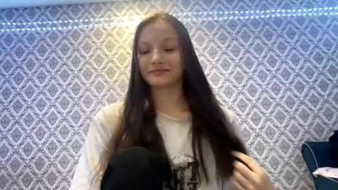 Cleo online show from December 2025 04:13:01 PM