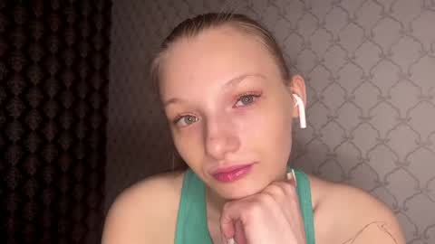 Snapshot of cleotilderinde chatting on March 2026 06:01:02 PM Cleo online show from March 2026 06:01:02 PM