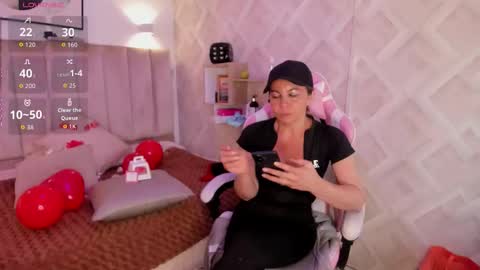 clhoe_johnson_ online show from February 2026 12:24:01 PM