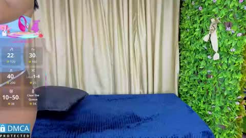 Clhoe online show from December 2025 03:00:01 AM