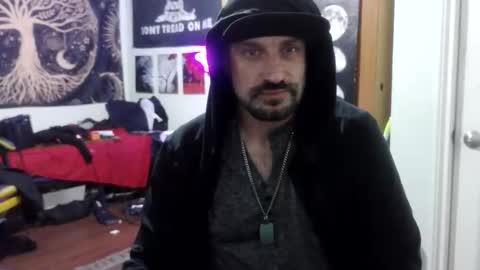 Snapshot of clintwood12 chatting on April 2026 06:18:02 AM chad online show from April 2026 06:18:02 AM