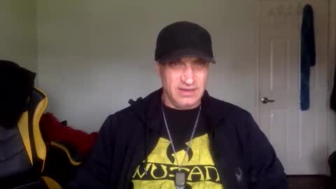 Snapshot of clintwood12 chatting on April 2026 04:50:02 PM chad online show from April 2026 04:50:02 PM