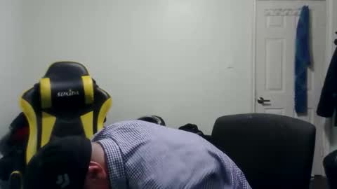 Snapshot of clintwood12 chatting on April 2026 12:45:01 AM chad online show from April 2026 12:45:01 AM