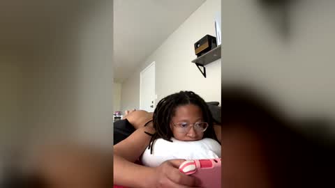 Snapshot of clioenchants chatting on March 2026 04:21:02 PM High Queen Clio online show from March 2026 04:21:02 PM