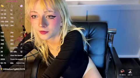 Snapshot of cloe_five chatting on September 2025 08:53:02 PM CLOE online show from September 2025 08:53:02 PM