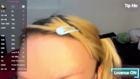 Snapshot of cloe_five chatting on October 2025 05:15:02 PM CLOE online show from October 2025 05:15:02 PM