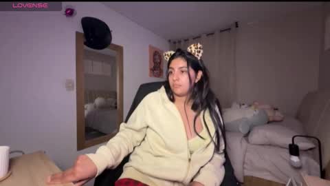 Snapshot of cloe_small08 chatting on October 2025 12:10:02 AM cloe small online show from October 2025 12:10:02 AM