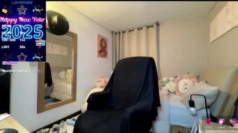 Snapshot of cloe_small08 chatting on November 2025 02:31:02 AM cloe small online show from November 2025 02:31:02 AM