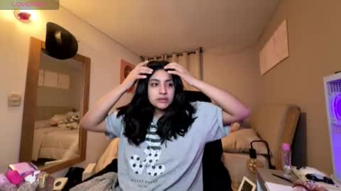 Snapshot of cloe_small08 chatting on November 2025 05:43:01 AM cloe small online show from November 2025 05:43:01 AM