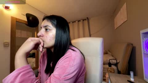 Snapshot of cloe_small08 chatting on December 2025 03:12:03 AM cloe small online show from December 2025 03:12:03 AM