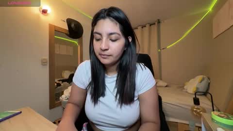 Snapshot of cloe_small08 chatting on December 2025 04:54:01 AM cloe small online show from December 2025 04:54:01 AM