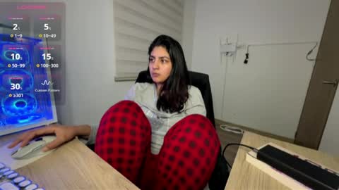 Snapshot of cloe_small08 chatting on April 2026 08:41:01 AM cloe small online show from April 2026 08:41:01 AM