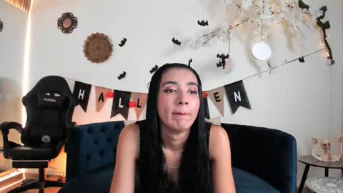 Snapshot of cloe_taylor__ chatting on October 2025 03:27:02 AM CLOE online show from October 2025 03:27:02 AM