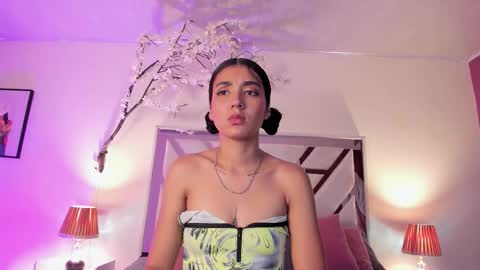 CLOE  online show from November 2025 03:27:02 AM