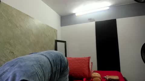 CLOE online show from December 2025 10:54:02 AM