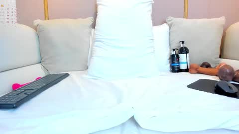 Snapshot of cloehap chatting on February 2025 03:05:01 PM Cloe online show from February 2025 03:05:01 PM