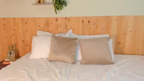 Snapshot of cloehsmiith chatting on September 2025 08:01:02 PM Chloe Smith online show from September 2025 08:01:02 PM