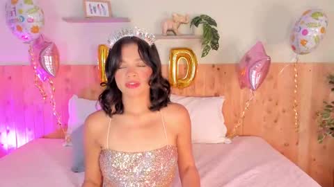 Snapshot of cloehsmiith chatting on November 2025 12:13:01 PM Chloe Smith online show from November 2025 12:13:01 PM