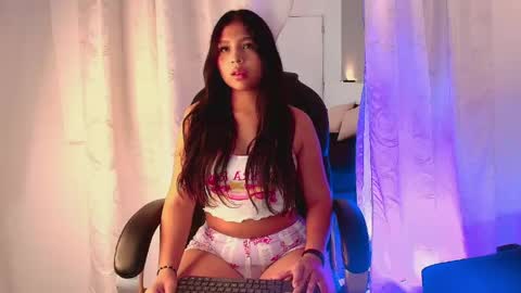 Snapshot of cloenovak chatting on May 2026 01:41:01 PM Cloe online show from May 2026 01:41:01 PM