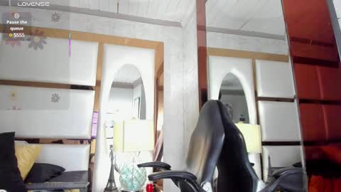 ---Cloe--- online show from March 2025 02:40:01 PM