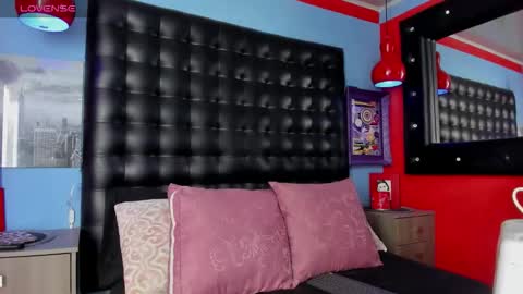 ---Cloe--- online show from October 2025 08:42:01 PM