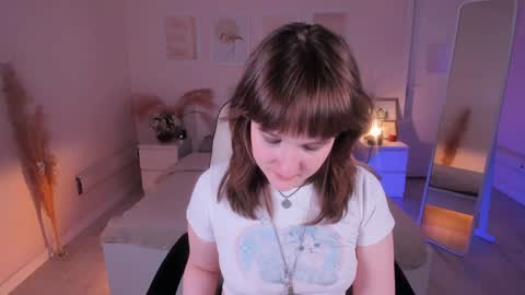 Snapshot of clover_red chatting on January 2025 10:02:01 AM Clover follow me online show from January 2025 10:02:01 AM