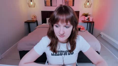 Snapshot of clover_red chatting on February 2025 05:48:01 PM Clover follow me online show from February 2025 05:48:01 PM