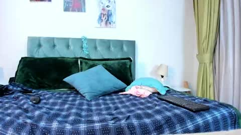 emely dolce online show from February 2025 06:27:02 AM