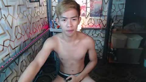 Snapshot of clyde_twinkx chatting on October 2025 06:14:02 PM clyde_twinkx online show from October 2025 06:14:02 PM