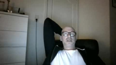 Snapshot of cobra009 chatting on November 2025 08:43:02 PM cobra online show from November 2025 08:43:02 PM