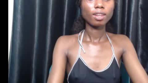 coco_petitqueen online show from October 2025 10:23:02 AM