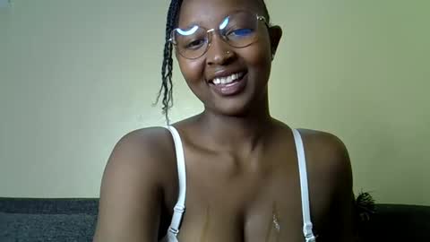 Snapshot of cocobaby_ chatting on April 2026 05:01:02 AM Coco online show from April 2026 05:01:02 AM