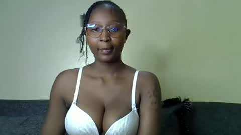 Snapshot of cocobaby_ chatting on April 2026 03:17:01 PM Coco online show from April 2026 03:17:01 PM