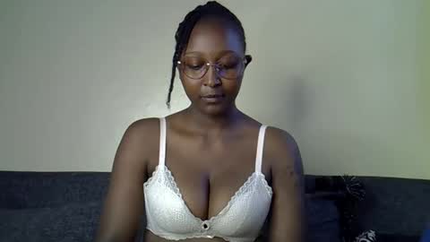 Snapshot of cocobaby_ chatting on April 2026 02:46:02 PM Coco online show from April 2026 02:46:02 PM