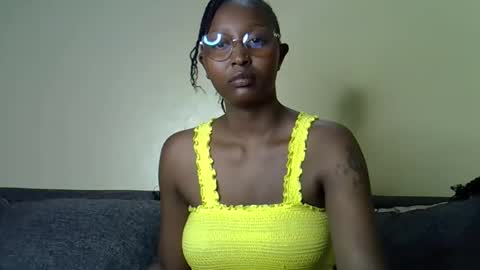 Snapshot of cocobaby_ chatting on April 2026 04:21:01 PM Coco online show from April 2026 04:21:01 PM