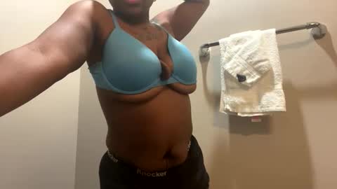 Snapshot of cocochanel197941 chatting on December 2025 01:09:01 PM chanel online show from December 2025 01:09:01 PM