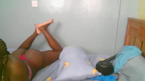 Snapshot of cocolatti1 chatting on December 2025 01:16:01 PM coco online show from December 2025 01:16:01 PM