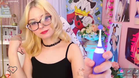 Mia online show from December 2024 09:06:01 PM