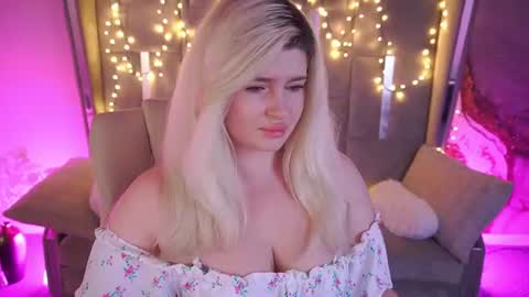 Snapshot of cocosecretss chatting on June 2026 07:18:01 AM onlyfans amyleyy online show from June 2026 07:18:01 AM