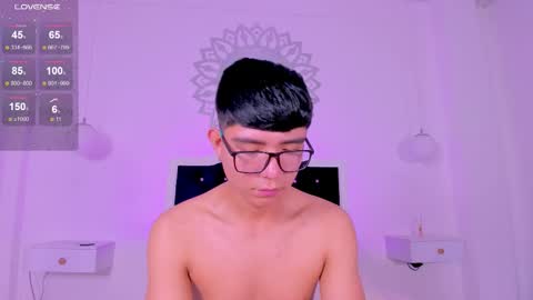 Snapshot of codytwink_ chatting on December 2025 11:42:01 PM Cody online show from December 2025 11:42:01 PM