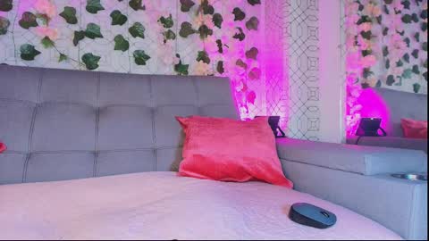 colett online show from September 2025 11:54:01 AM