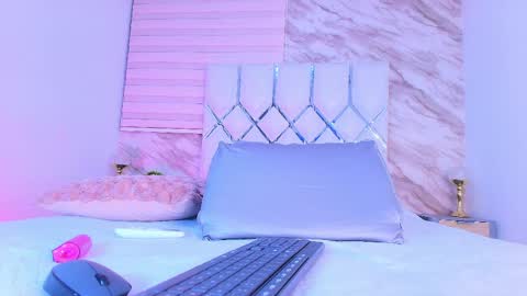 Snapshot of colett_hall chatting on April 2026 11:58:01 AM colett online show from April 2026 11:58:01 AM