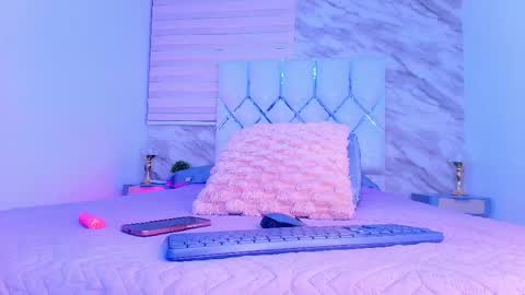 Snapshot of colett_hall chatting on April 2026 11:59:01 AM colett online show from April 2026 11:59:01 AM