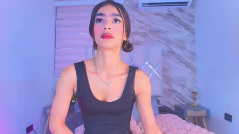 Snapshot of colett_hall chatting on April 2026 12:00:02 PM colett online show from April 2026 12:00:02 PM