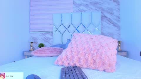 Snapshot of colett_hall chatting on April 2026 11:57:01 AM colett online show from April 2026 11:57:01 AM