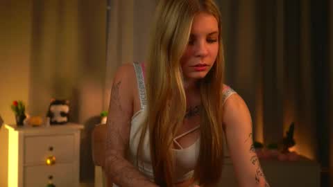 Snapshot of colettaelsensohn chatting on March 2026 02:50:01 PM Jenny online show from March 2026 02:50:01 PM